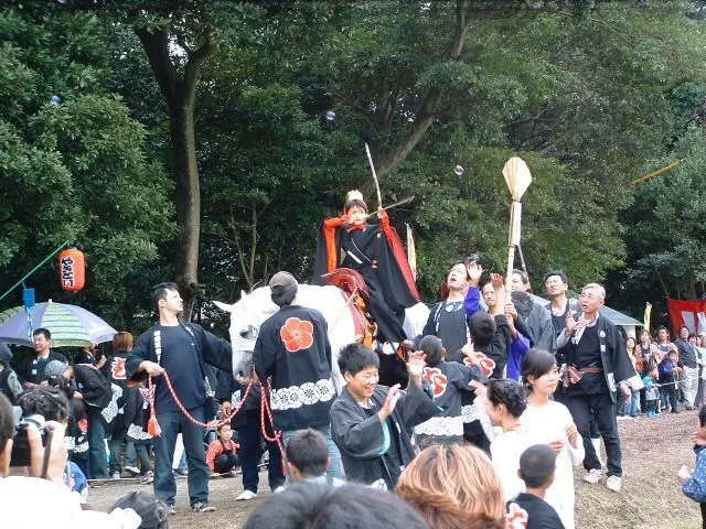 梅山八幡神社 稚児流鏑馬(袋井市観光協会)