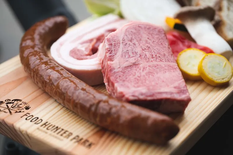 熊野牛ステーキ(カタロース)とジビエソーセージのBBQセット(2人前)