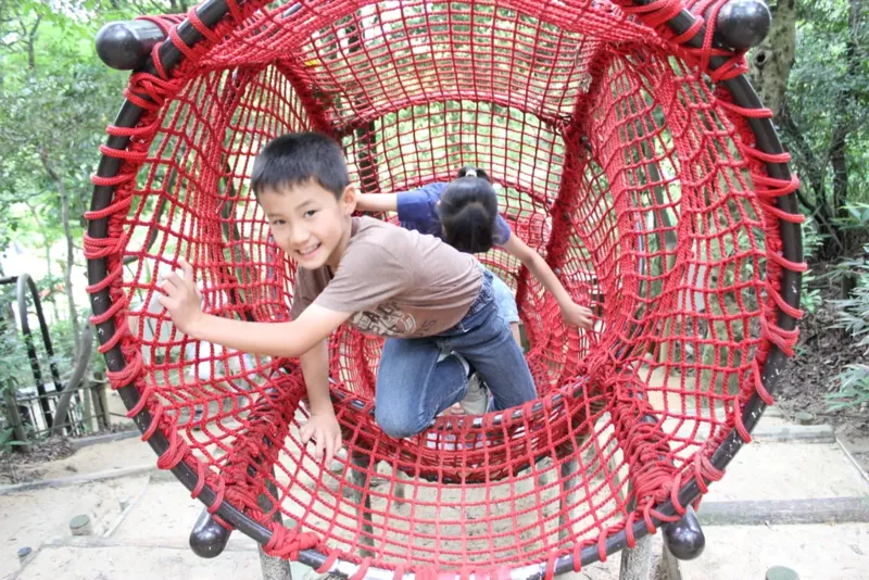 「子供の森冒険コース」は元気いっぱいの子供たちに大人気!
