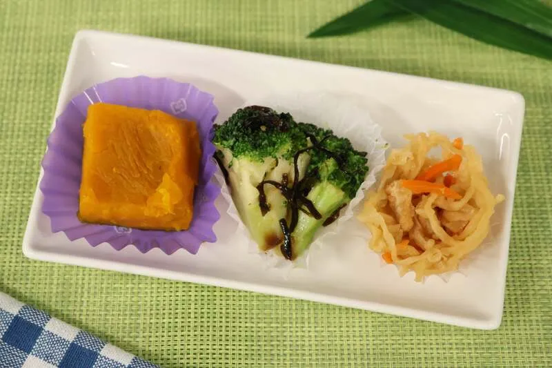いなげや「渡辺美里考案&監修 でっかい愛のおにぎり弁当」