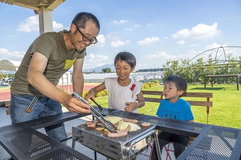 筑波山を望む広大な芝生広場でバーベキュー!
