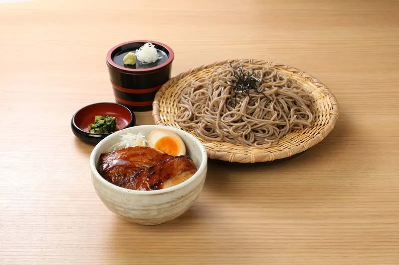 おらが蕎麦「煮豚丼定食」