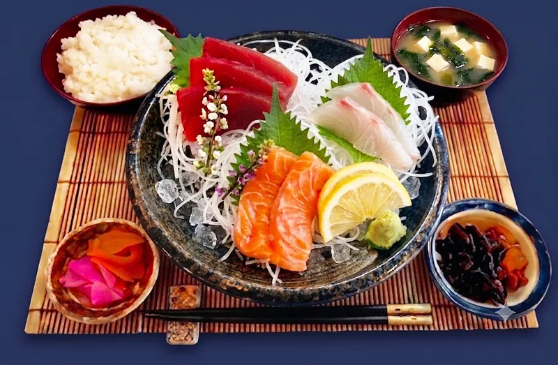 刺身3種盛り定食(1,680円)