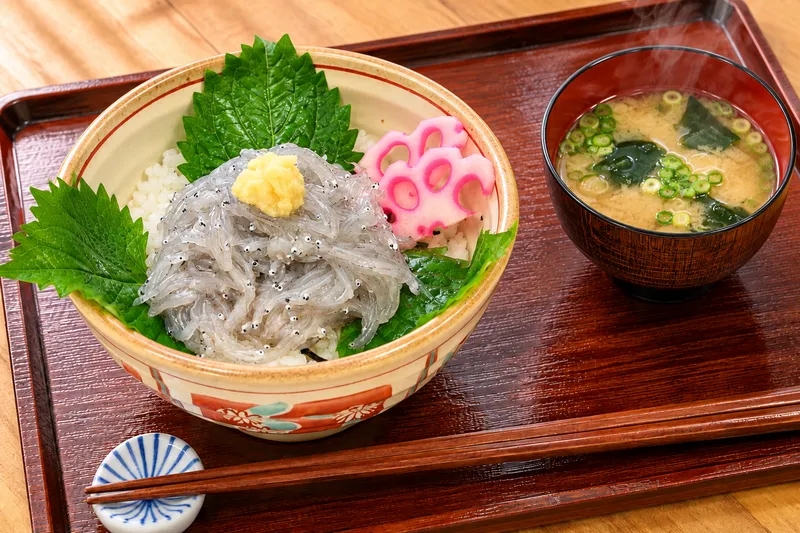 生しらす丼 2,000円