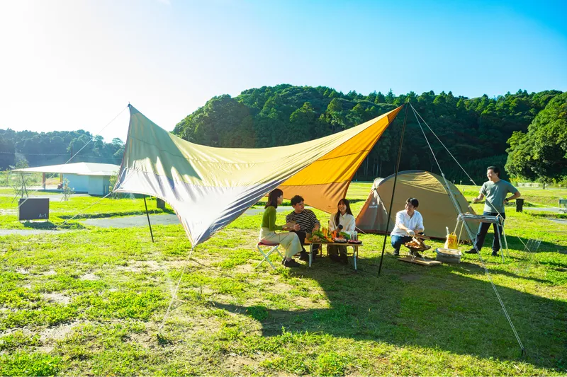 キャンプ場(昼)