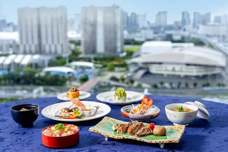 ホテル最上階での特別な朝食