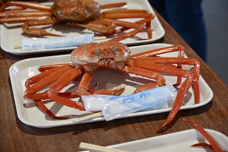 大人気!アツアツの紅ズワイガニ(4,000円)