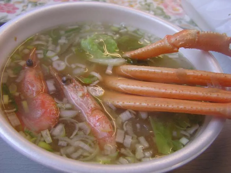 体が温まる「カニ汁」