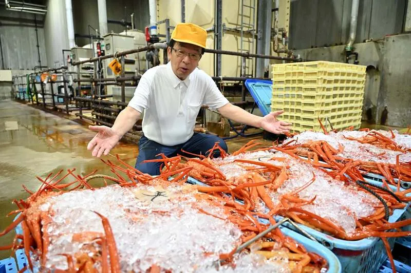 魚津漁業協同組合で代表理事組合長を務める濱住博之さん