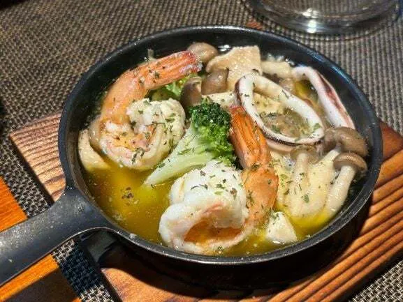 イタリアンバル 仲見世 伊太利矢 お食事ドリンクセット(お好きなアヒージョまたはパスタとドリンクセット)(1,200円)