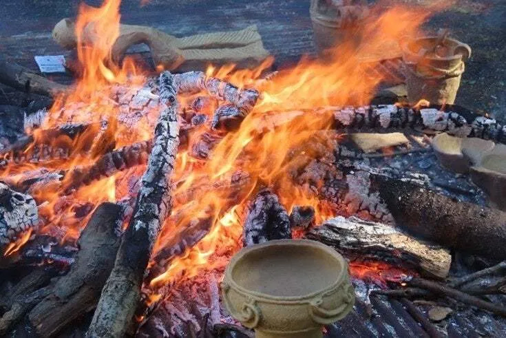 土器野焼き実演