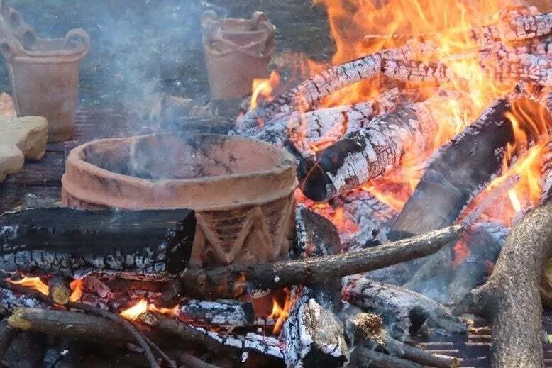 土器野焼き実演