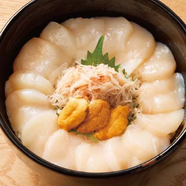 さるふつまるごと館×函館うに むらかみの猿払のほたてカニ丼〜氷凍生うにを添えて〜(1人前)4,510円