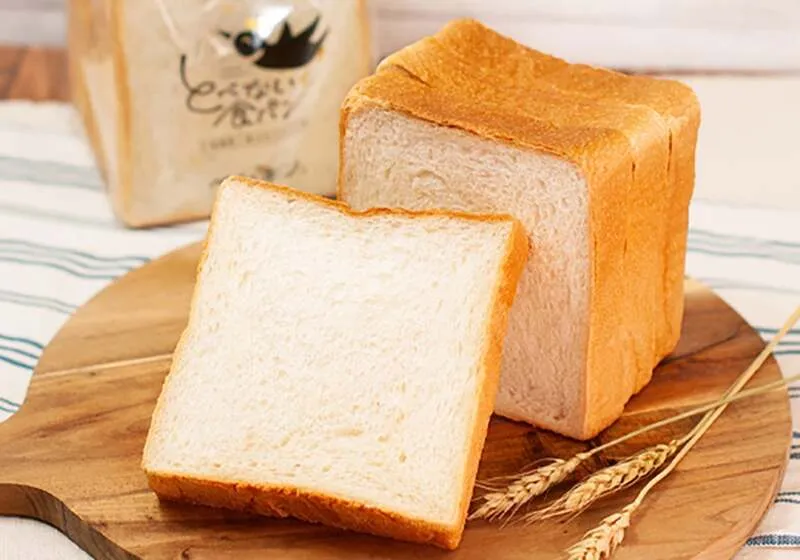 とべない食パン 1斤390円、2斤(1本)760円