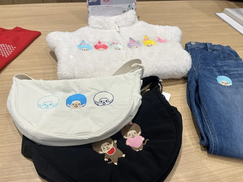 レトロかわいいモンチッチの刺繍も人気