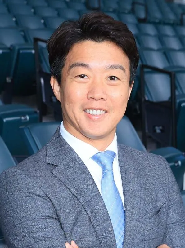 鶴岡慎也氏