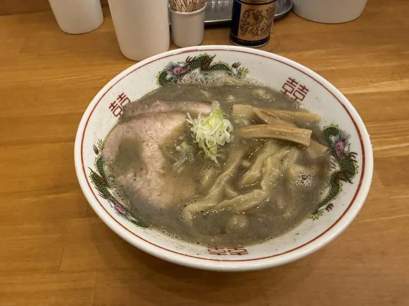 東京都 MENクライ「もちもち極太麺の煮干しそば」(1,000円)