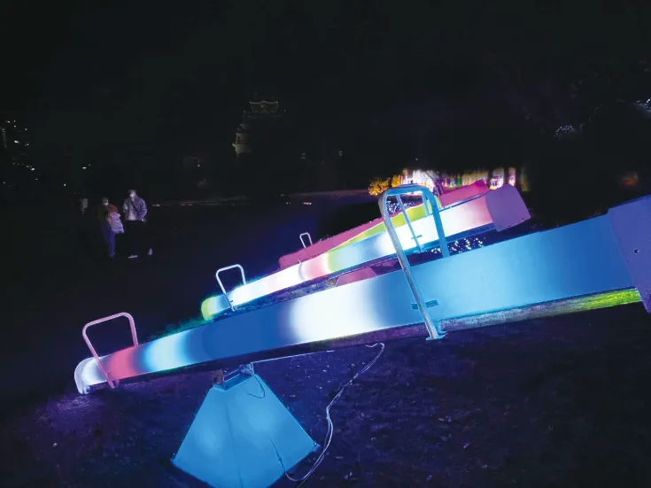 LEDシーソー(体験型コンテンツのイメージ)