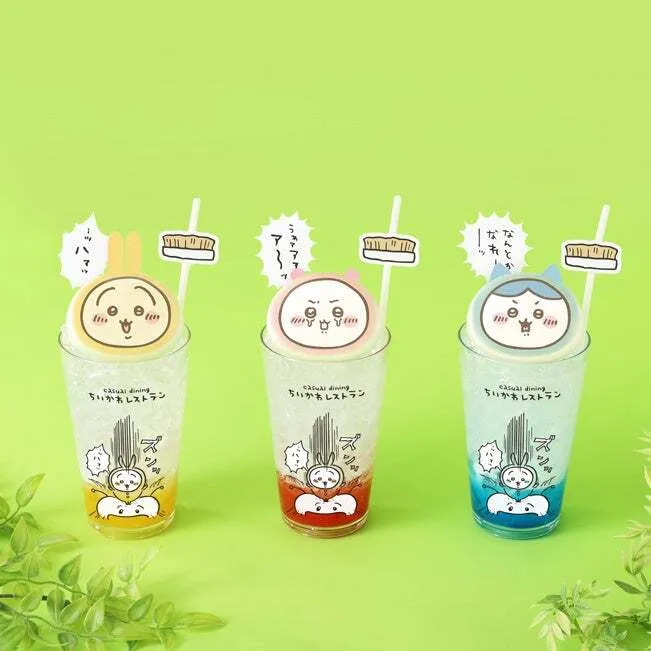 なんか大きい討伐成功!クリームソーダ(各1,320円)
