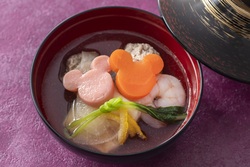 雑煮椀（「レストラン櫻」）＋700円でセットの味噌汁から変更
