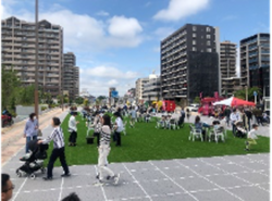「千葉市に国内最大級イルミスケート場！　観覧無料アイスショーも」の写真