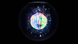 実験中画像「Exploring Existence in Perception：A New Phenomenon of Light - Bubble」（認知上の存在の探求：新しい光の現象 - シャボン玉）