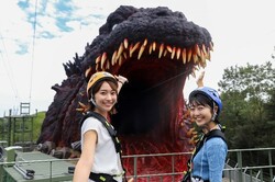 「ニジゲンノモリ「ゴジラ迎撃作戦」でペアジップライン開催　一緒に飛べる＆撮影できる」の写真
