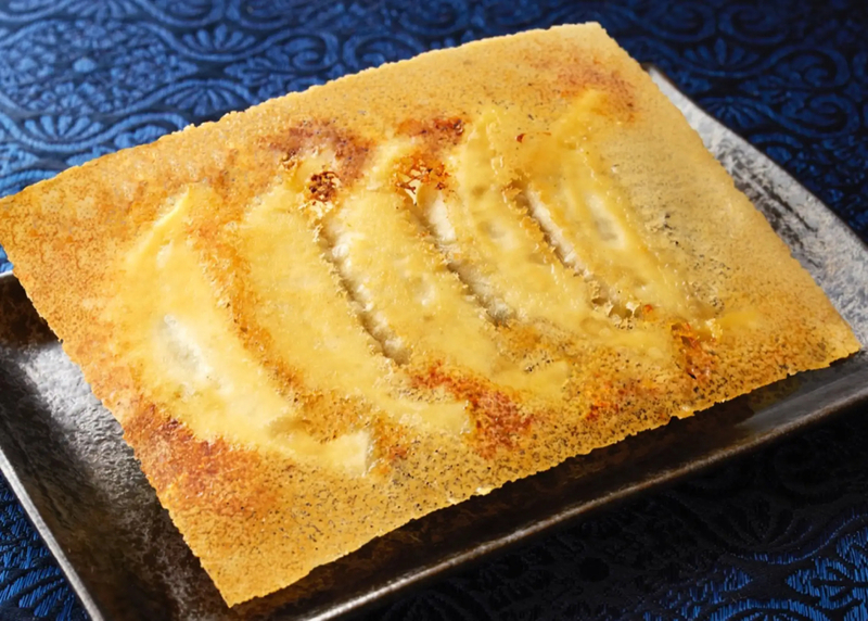 餃子の宮でんでん／小江戸黒豚羽付き餃子