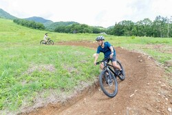 「長野県「白馬つがいけWOW!」にサイクルパーク新登場　人気の水上アスレチックも増強！」の写真