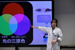 「キヤノンが自由研究に役立つ新コンテンツを公開　千代田区の科学実験プログラムも人気」の写真