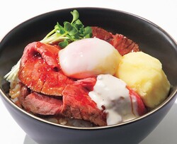 山梨県富士河口湖町　［ENGAWA1441］かき氷屋さんのローストビーフ丼（1人前） 1,681円
