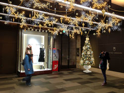 「銀座でサンタと記念写真！華やかなクリスマスイルミネーションも」の写真