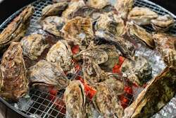 「愛知と兵庫に、BBQのプロが手掛ける絶品「牡蠣小屋」3店舗が期間限定OPEN　海の幸満載」の写真