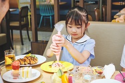 パティシエになった気分でデコレーション♪