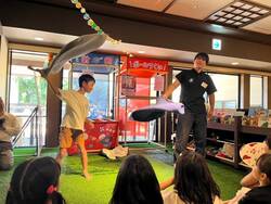 「神奈川県海老名市と静岡県浜松市でお風呂屋さんのお仕事体験！　子供が熱波師に挑戦！」の写真