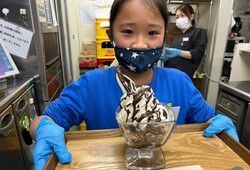 「神奈川県海老名市と静岡県浜松市でお風呂屋さんのお仕事体験！　子供が熱波師に挑戦！」の写真