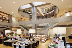「【関東】暑い夏に涼しく過ごせるおすすめの図書館＆文化施設13選　夏休みイベントも」の写真