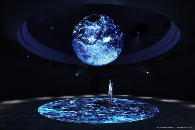 宇宙から星を眺めるような空間アート体験「ワンダーモーメンツ」