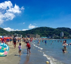 「【神奈川】2025年夏休みに行きたい！おすすめ水遊びスポット14選　人気＆穴場＆無料も」の写真