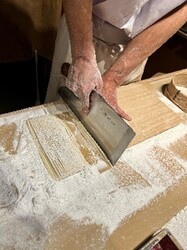 「玉川高島屋S・Cに巨大恐竜ロボットが登場！ 実物化石も展示される夏の特別イベント！」の写真