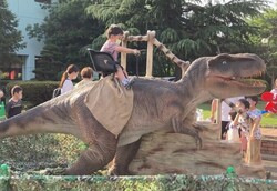 「【全国】2025年夏休みに楽しめる親子向け恐竜イベント15選　大迫力展示＆発掘体験も！」の写真