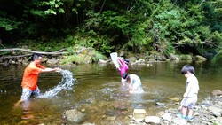 「【関東】2025年夏休みに行きたい！おすすめ水遊びスポット23選　人気＆穴場＆無料も」の写真