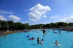 「【関西】2025年夏休みに行きたい！おすすめ水遊びスポット22選　人気＆穴場＆無料も」の写真