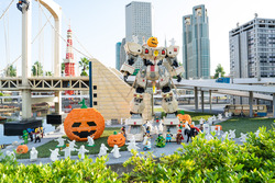「名古屋のレゴランドでハロウィンパーティー開催！　お菓子もらえる＆ミニフィグ交換も」の写真