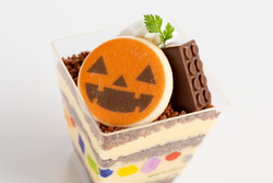 「名古屋のレゴランドでハロウィンパーティー開催！　お菓子もらえる＆ミニフィグ交換も」の写真