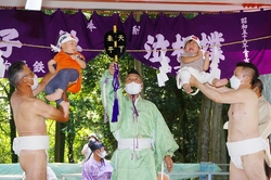 「松坂屋名古屋店で「室内夏祭り」が開催！　盆踊りや祭りグルメ、赤ちゃん泣き相撲も！」の写真