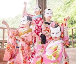 「品川駅近くの水族館で2日間限定「夏祭り」　イルカと盆踊り＆縁日＆アトラクションも」の写真