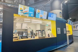 「品川駅近くの水族館で2日間限定「夏祭り」　イルカと盆踊り＆縁日＆アトラクションも」の写真