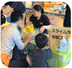 「横浜市役所で盆踊りと縁日を楽しもう！ 参加無料「わくわく！こども夏まつり」が開催」の写真