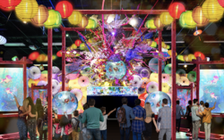 「新潟の朱鷺メッセで錦鯉と金魚の幻想アクアリウム開催！　デジタルコンテンツや学びも」の写真